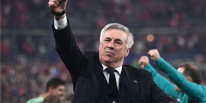 Ancelotti có phiên họp riêng với Chủ tịch Pérez ngay sau mùa giải